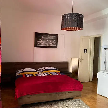 And Heart Of The Appartement