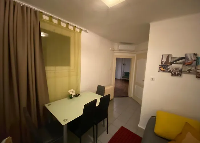 Appartement And Heart Of The *