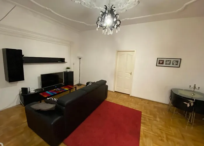 Appartement And Heart Of The