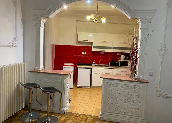 Appartement And Heart Of The
