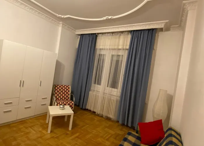 Appartement And Heart Of The *