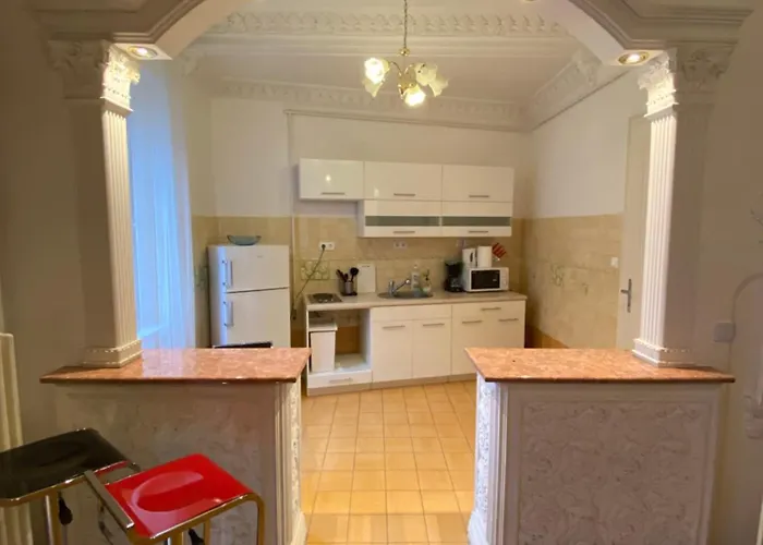 Appartement And Heart Of The *