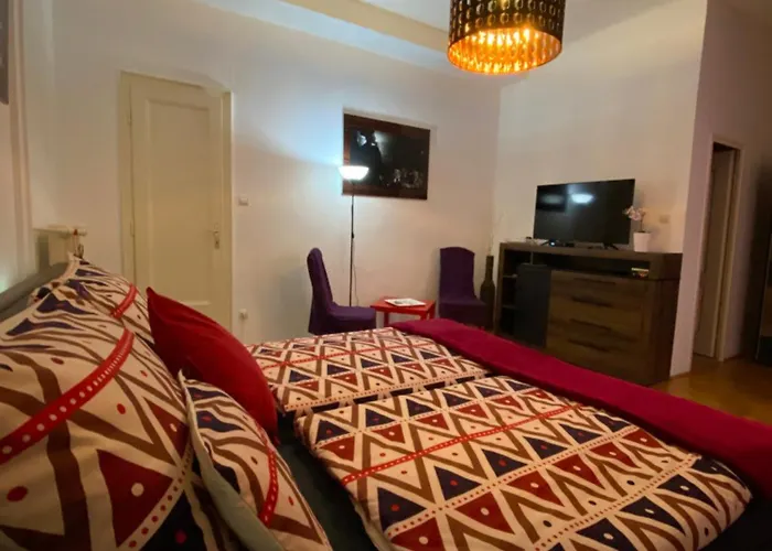 Appartement And Heart Of The
