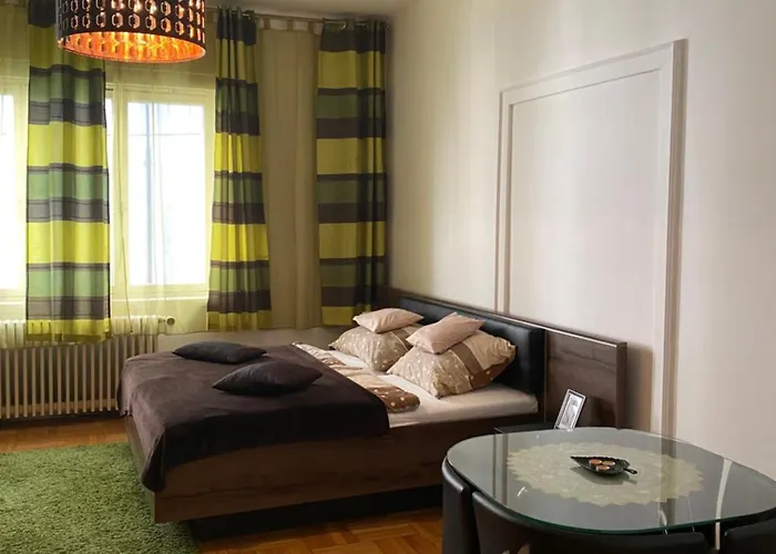 Appartement And Heart Of The *