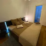 Appartement And Heart Of The